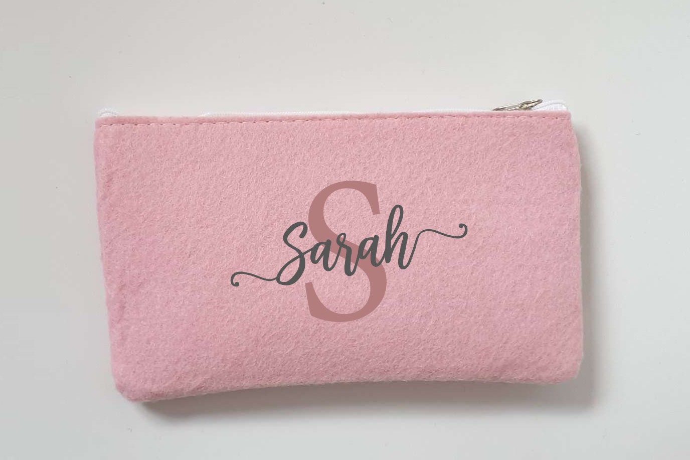 Kleine Kosmetiktasche aus Filz 18x10 cm | Personalisiert | Schminktasche mit Namen | Kulturtasche | Filz-Mäppchen | Geschenk | Beauty Bag – Bild 2