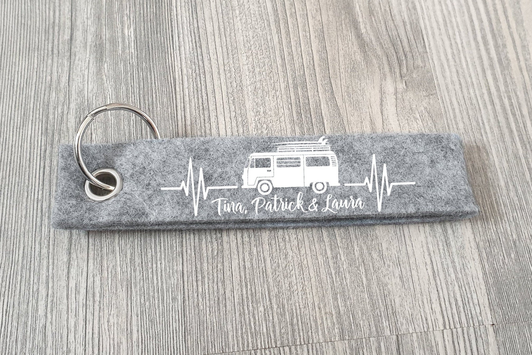Bulli / Bus / Van Schlüsselanhänger personalisiert mit Wunschtext, Camping, Anhänger mit Text, Schlüsselanhänger, Geschenkidee – Bild 3