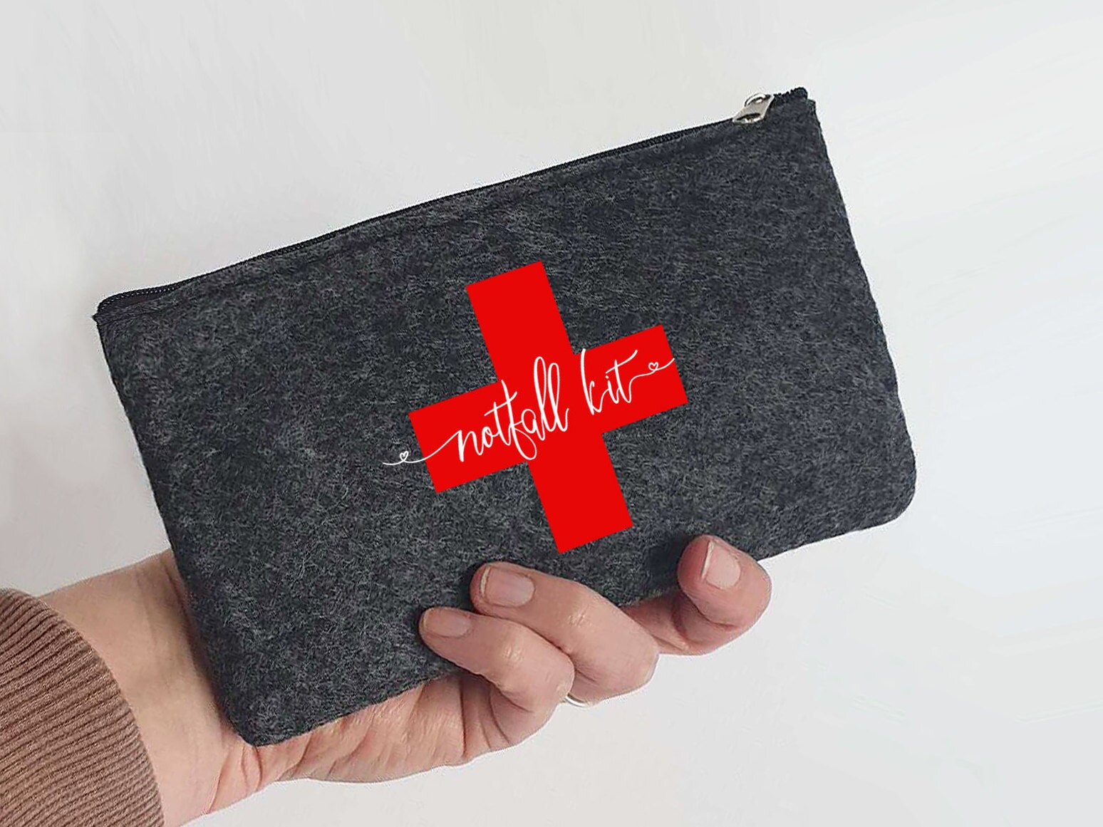 Kleine Erste Hilfe Tasche aus Filz 18x10 cm | Personalisiert mit Wunschtext | für Pflaster etc. | Filz-Notfall-Tasche | Geschenk – Bild 7