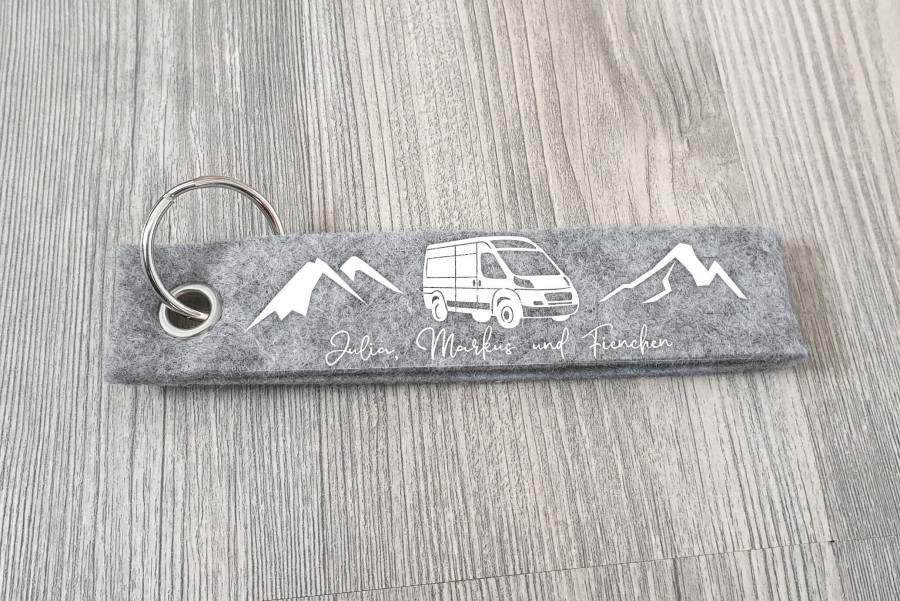 Van in den Bergen Schlüsselanhänger personalisiert mit Wunschtext, Camping, Anhänger mit Text, Schlüsselanhänger, Geschenkidee, Bulli, Bus