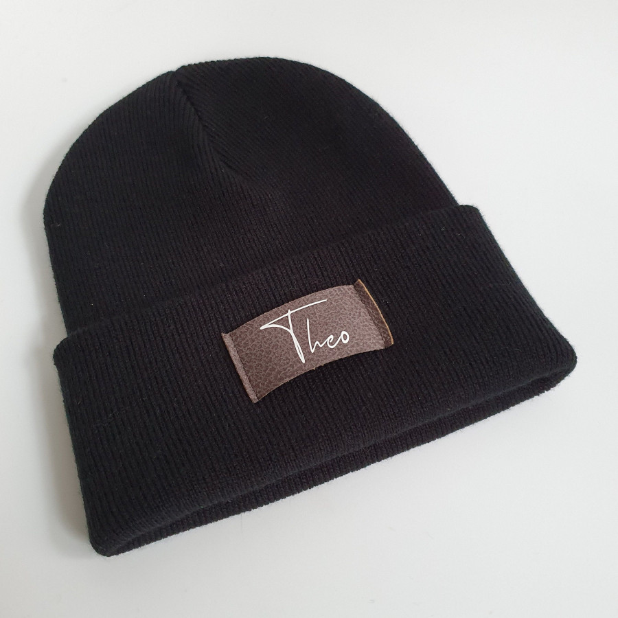 Schwarze Kinder Mütze personalisiert | Hipster Beanie | Mütze | Wintermütze | Mütze mit Namen | Herbst