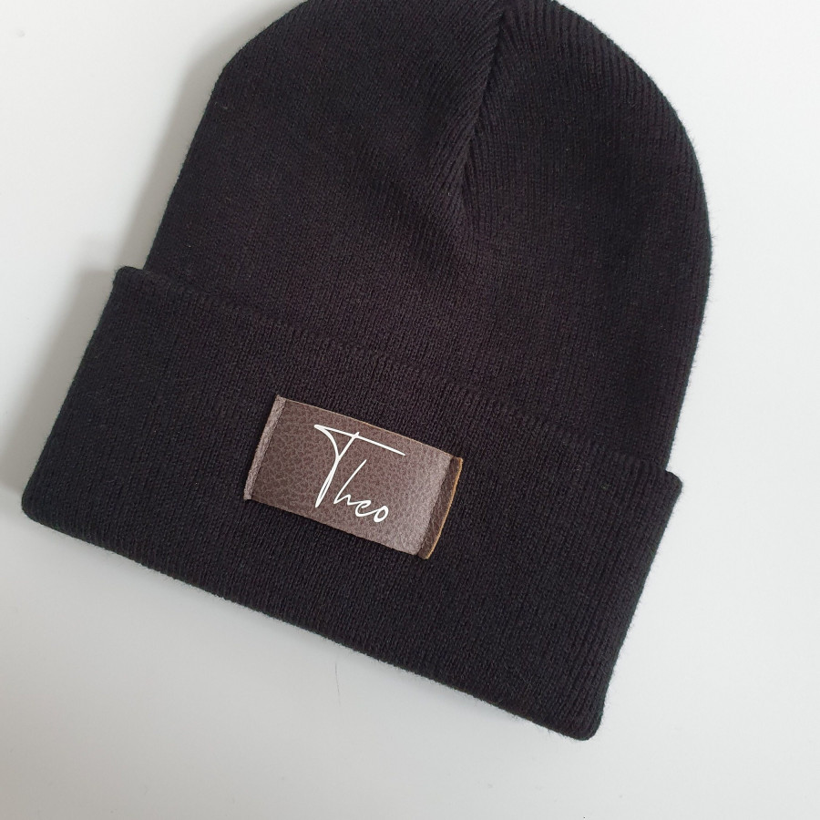 Schwarze Kinder Mütze personalisiert | Hipster Beanie | Mütze | Wintermütze | Mütze mit Namen | Herbst
