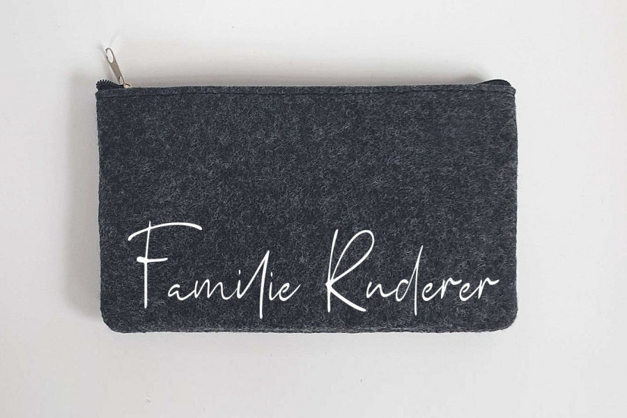 Graue Schminktasche aus Filz 18x10 cm | Personalisiert | Kosmetiktasche mit Namen | Kulturtasche | Filz-Mäppchen | Geschenk | Beauty Bag