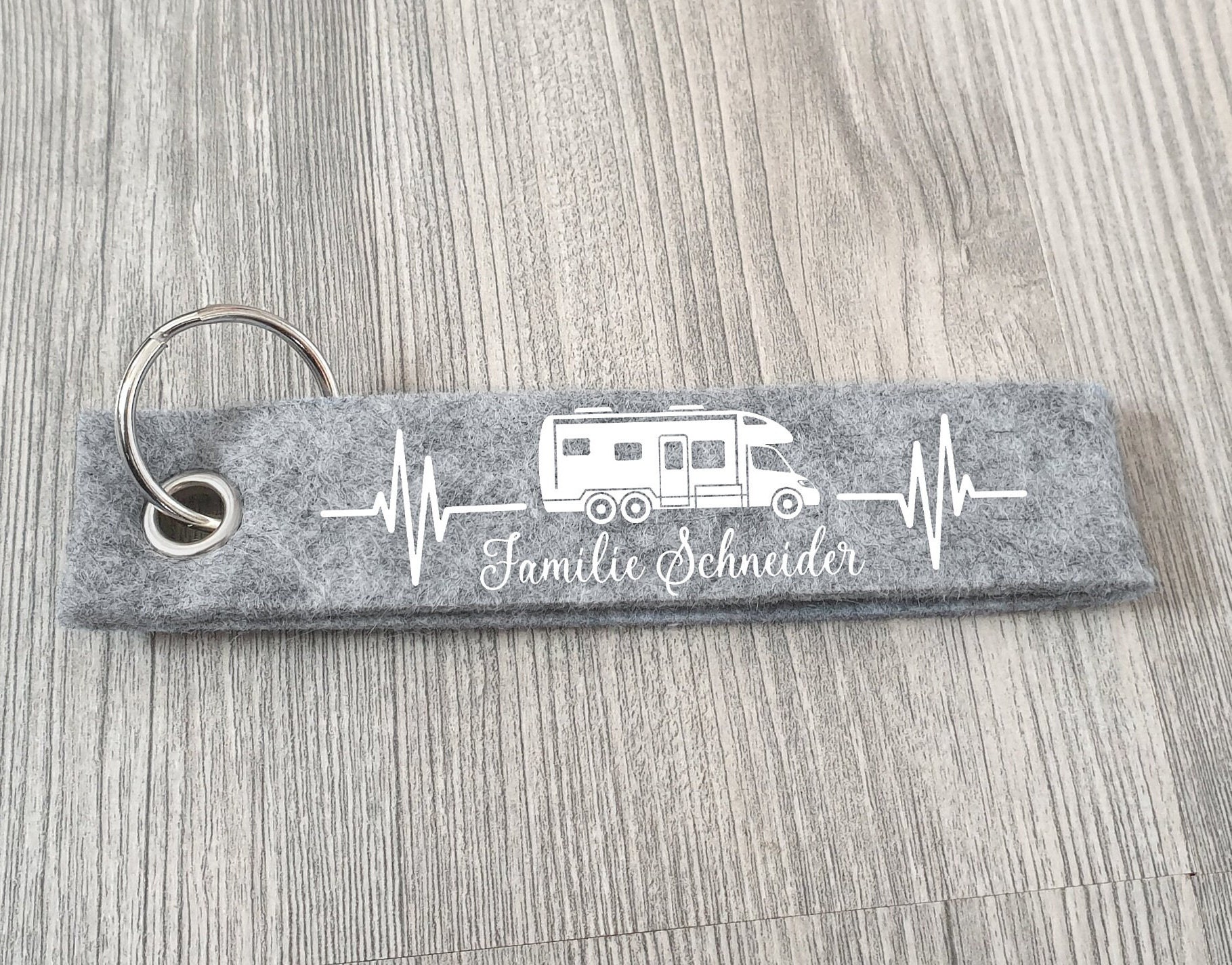 Wohnmobil Schlüsselanhänger personalisiert mit Wunschtext, Camping, Anhänger mit Text, Schlüsselanhänger, Geschenkidee, Doppelachser – Bild 7