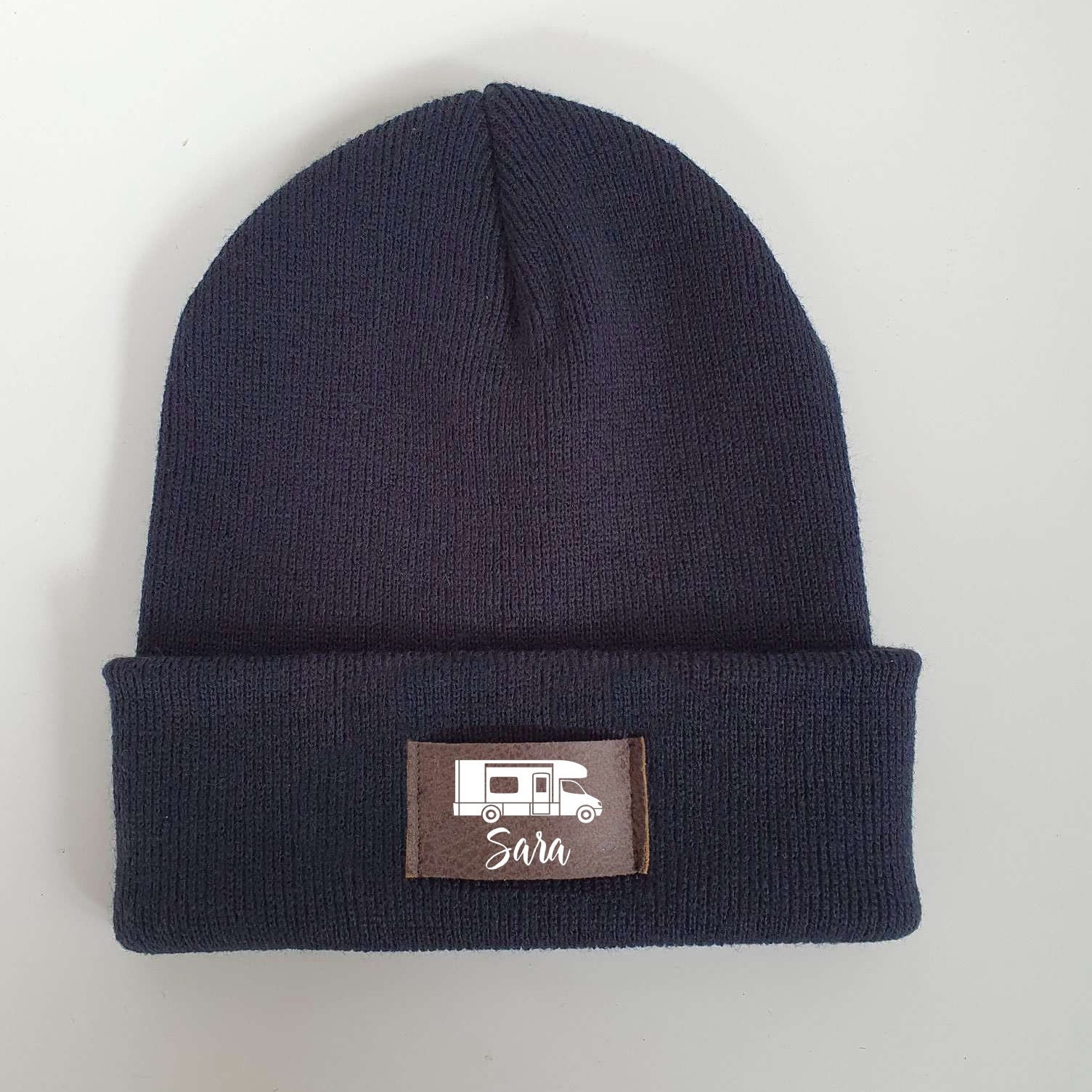 Camping Mütze personalisiert | Hipster Beanie | Mütze | Wintermütze | Blaue Mütze mit Namen | Kinder und/oder Erwachsene | Wohnwagen | Bulli