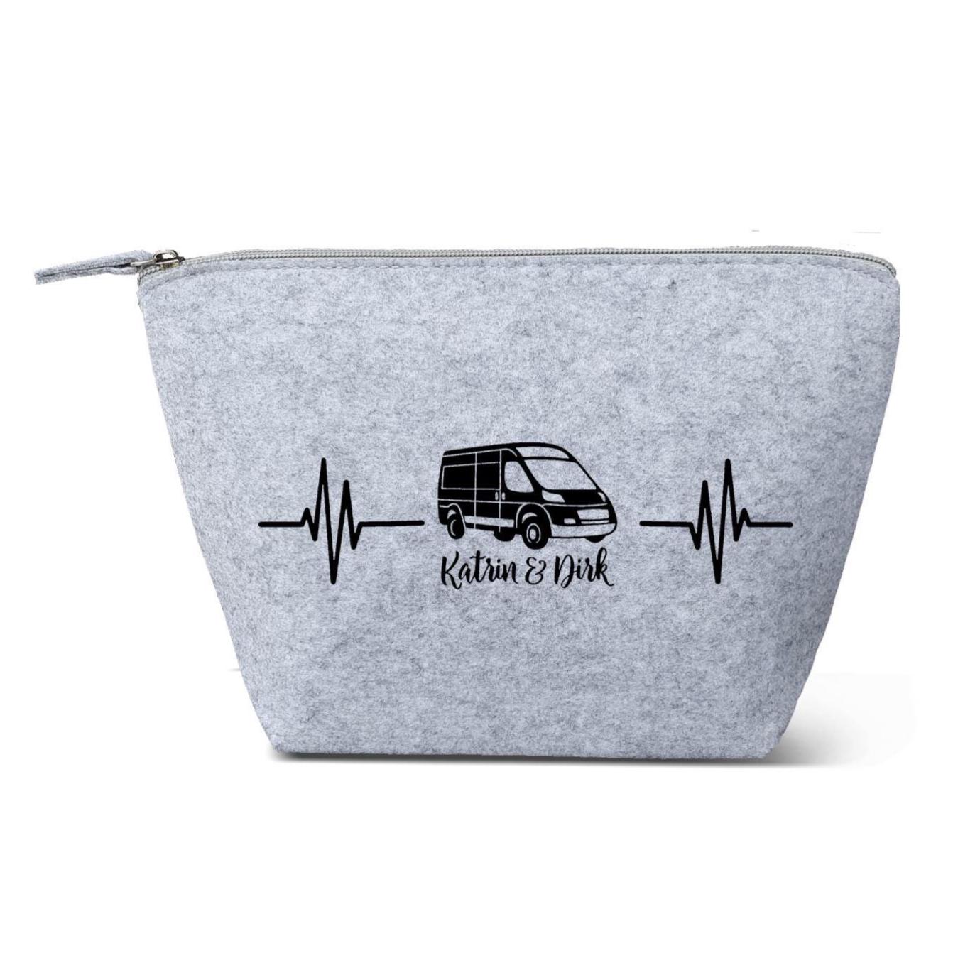 Camper Kulturtasche – Van mit Herzlinie aus Filz 19x18x9 | Personalisiert | Kosmetiktasche mit Namen | Campingtasche | Geschenk | Camp