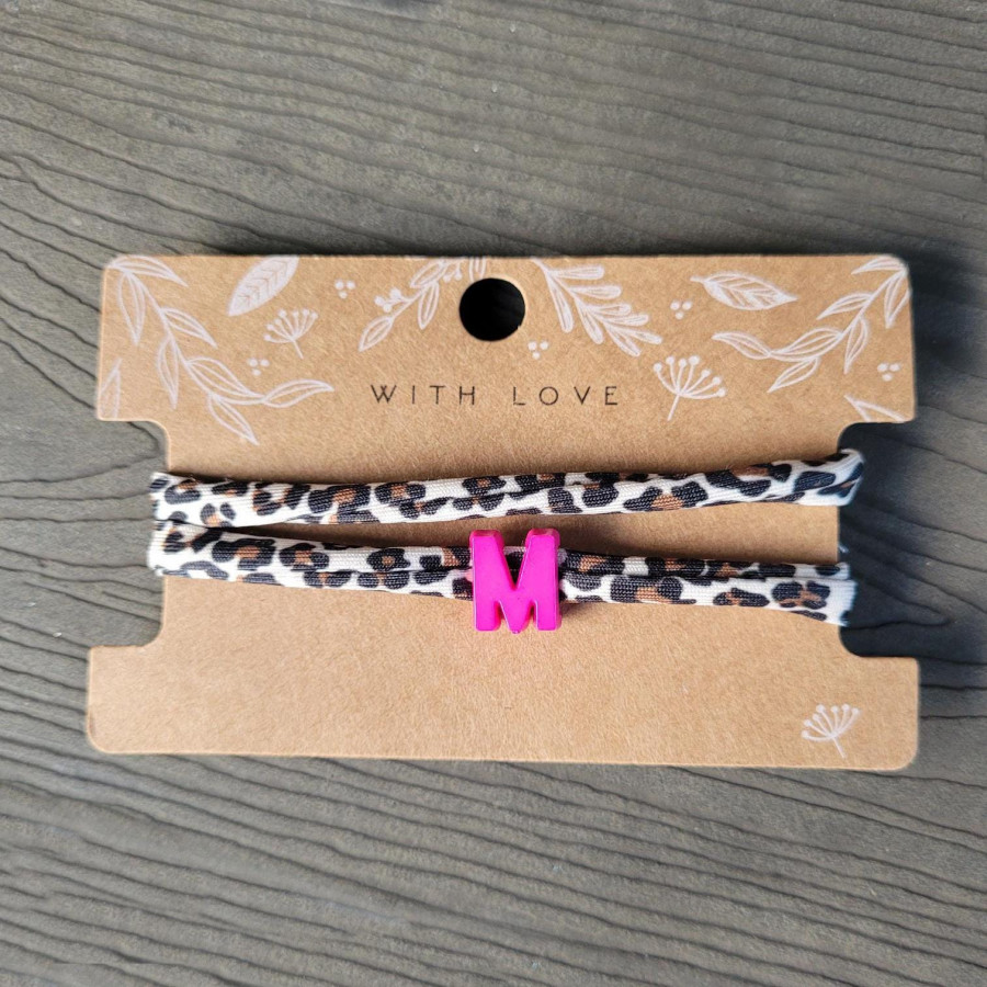 Elastisches Leo Armband mit deinem Wunschbuchstaben im Ibiza Style. Personalisiert - in 7 Farben erhältlich