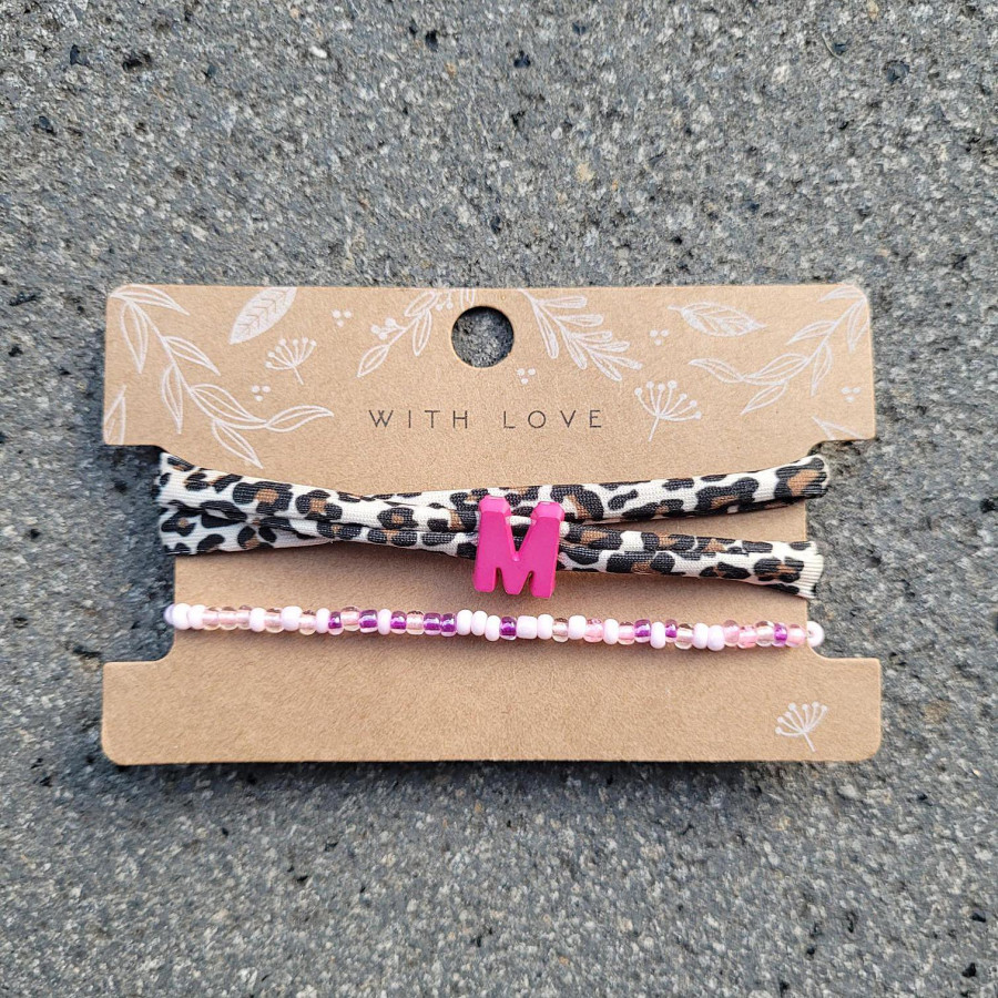 Elastisches Leo Armband mit deinem Wunschbuchstaben im Ibiza Style. Personalisiert - in 7 Farben erhältlich
