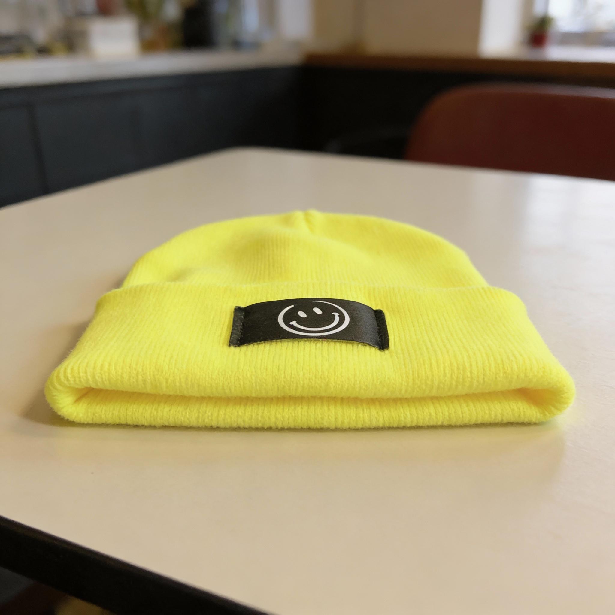 Kinder Mütze Smiley | Hipster Beanie | Mütze | Wintermütze | Neon gelbe Mütze mit Smiley | Winter – Bild 11