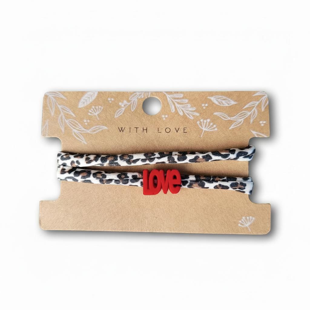 Elastisches Leo Armband mit dem LOVE Anhänger im Ibiza Style - in 7 Farben erhältlich – Bild 8