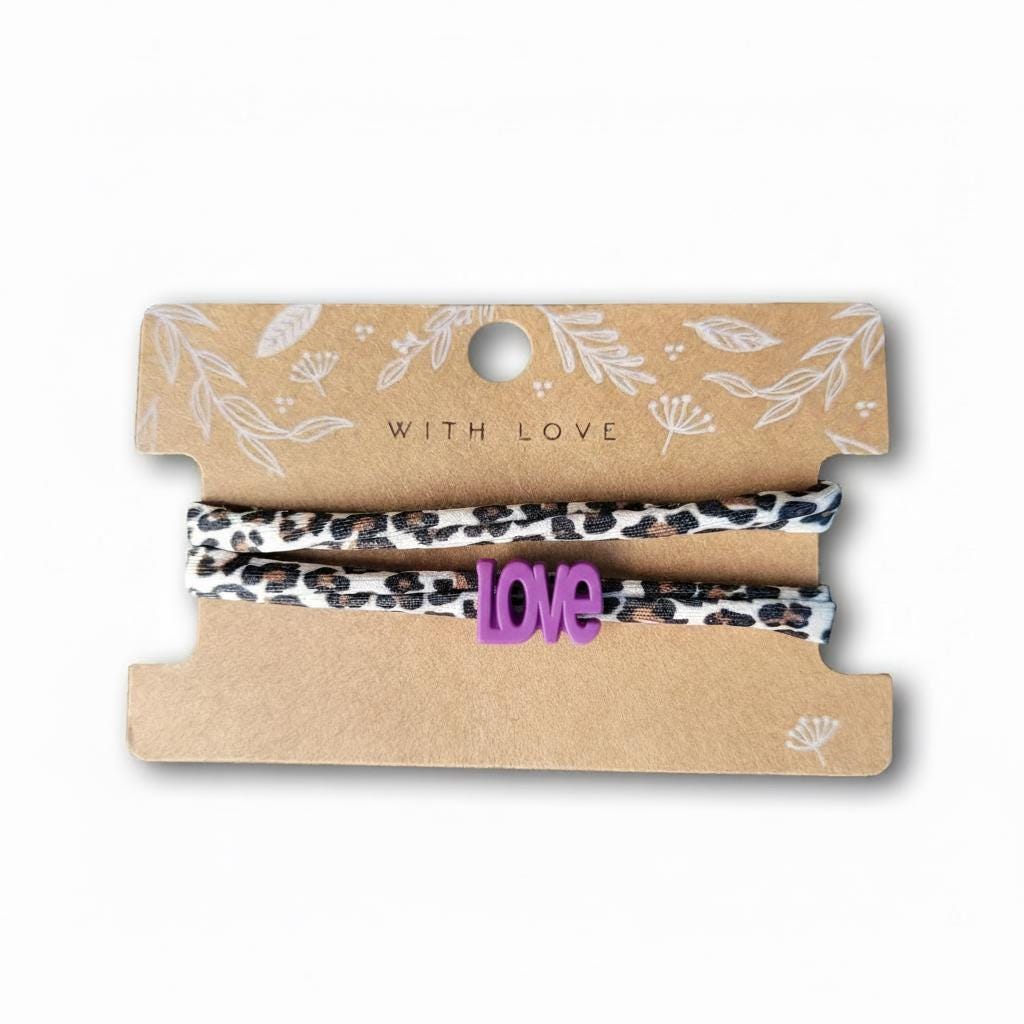 Elastisches Leo Armband mit dem LOVE Anhänger im Ibiza Style - in 7 Farben erhältlich – Bild 6