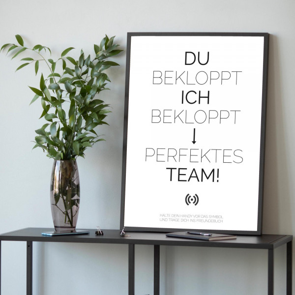 Stilvolles „Perfektes Team“-Poster mit integriertem NFC-Chip. Einfach scannen und dein persönliches, digitales Freundebuch öffnen. – Bild 1