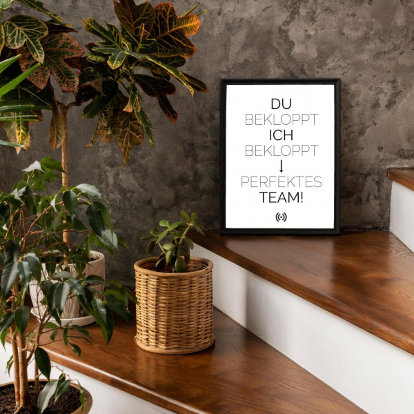 Stilvolles „Perfektes Team“-Poster mit integriertem NFC-Chip. Einfach scannen und dein persönliches, digitales Freundebuch öffnen. – Bild 3