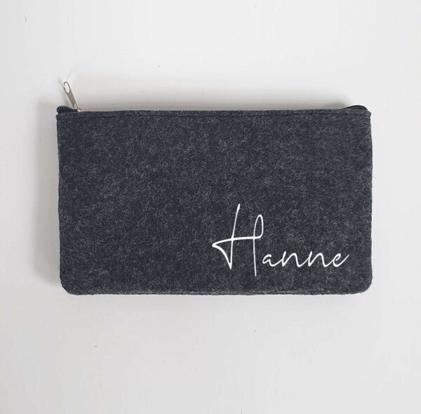 Graue Schminktasche aus Filz 18x10 cm | Personalisiert | Kosmetiktasche mit Namen | Kulturtasche | Filz-Mäppchen | Geschenk | Beauty Bag – Bild 1