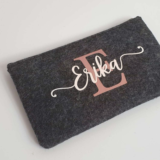 Kleine Schminktasche aus Filz 18x10 cm | Personalisiert | Kosmetiktasche mit Namen | Kulturtasche | Filz-Mäppchen | Geschenk | Beauty Bag