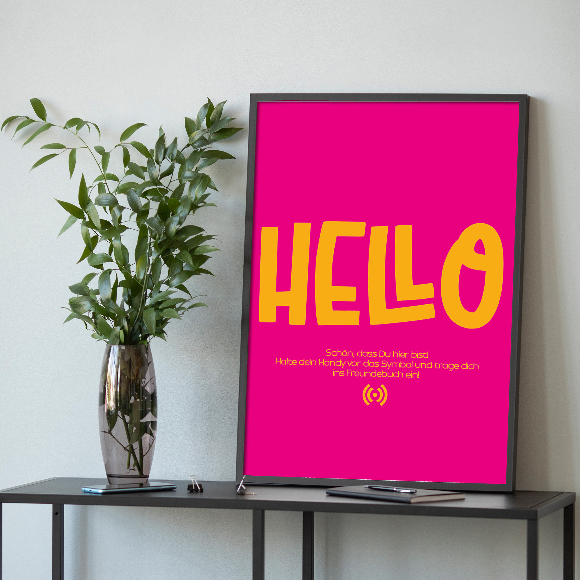 Stilvolles „Hello“ Poster mit integriertem NFC-Chip. Einfach scannen und dein persönliches, digitales Freundebuch öffnen. – Bild 1