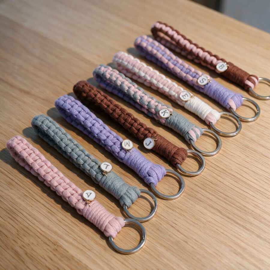 Dein personalisierter Makramee-Schlüsselanhänger - Handmade mit Herz